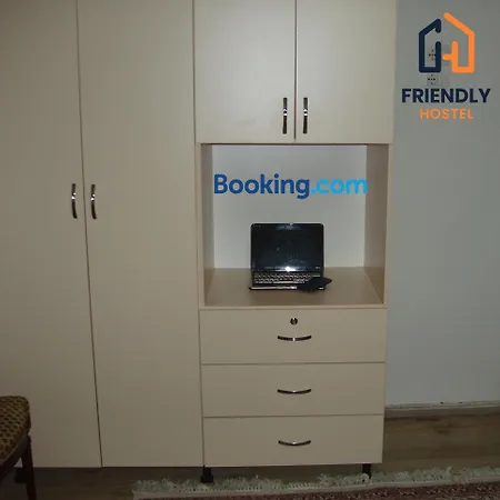 לינה וארוחת בוקר Friendly Gjirokastër