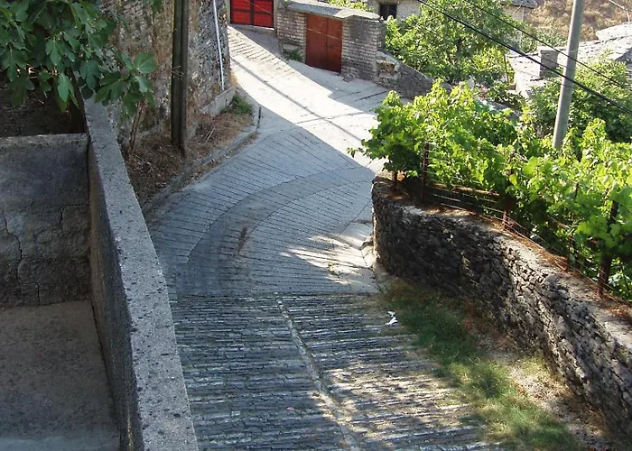 Alojamento de Acomodação e Pequeno-almoço Friendly Gjirokastër